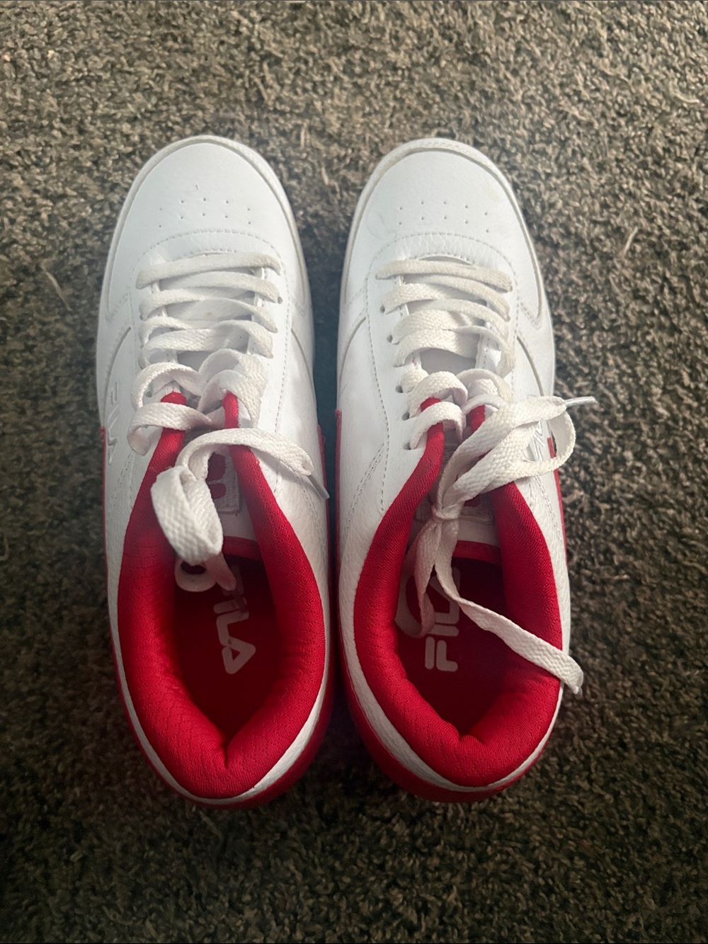 Fila White Sneakers with Red Collar - Picture 1 of 4